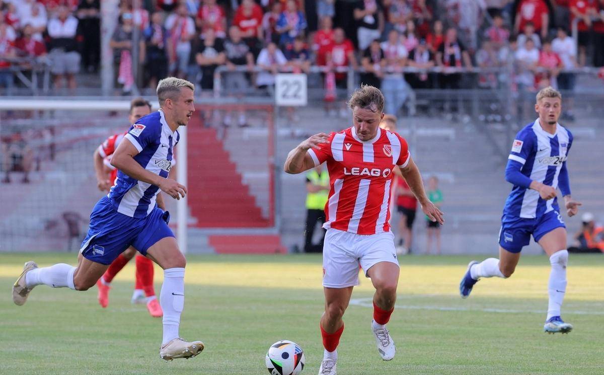 柏林赫塔主场大胜，豪取德甲三分