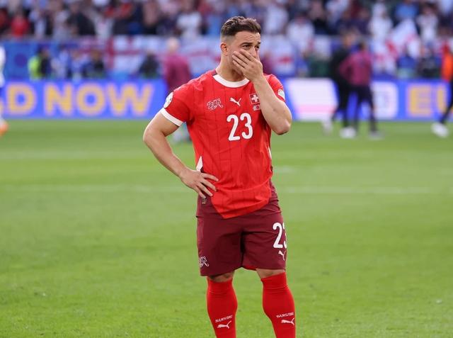 关于拜仁慕尼黑球员突破伤病困扰，回归训练场的信息