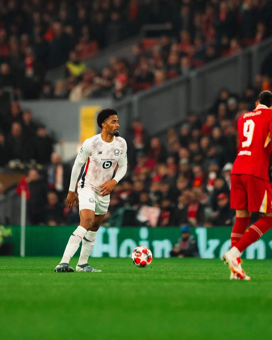 关于利物浦客场胜曼联，确认晋级欧冠四强身份的信息