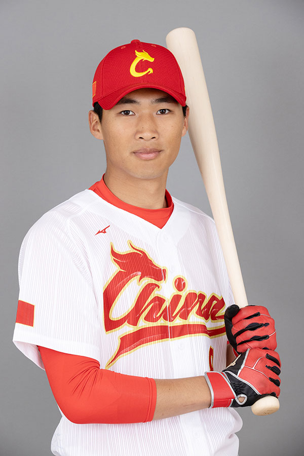 包含巴拿马篮球选手在赛季末头名积分的词条