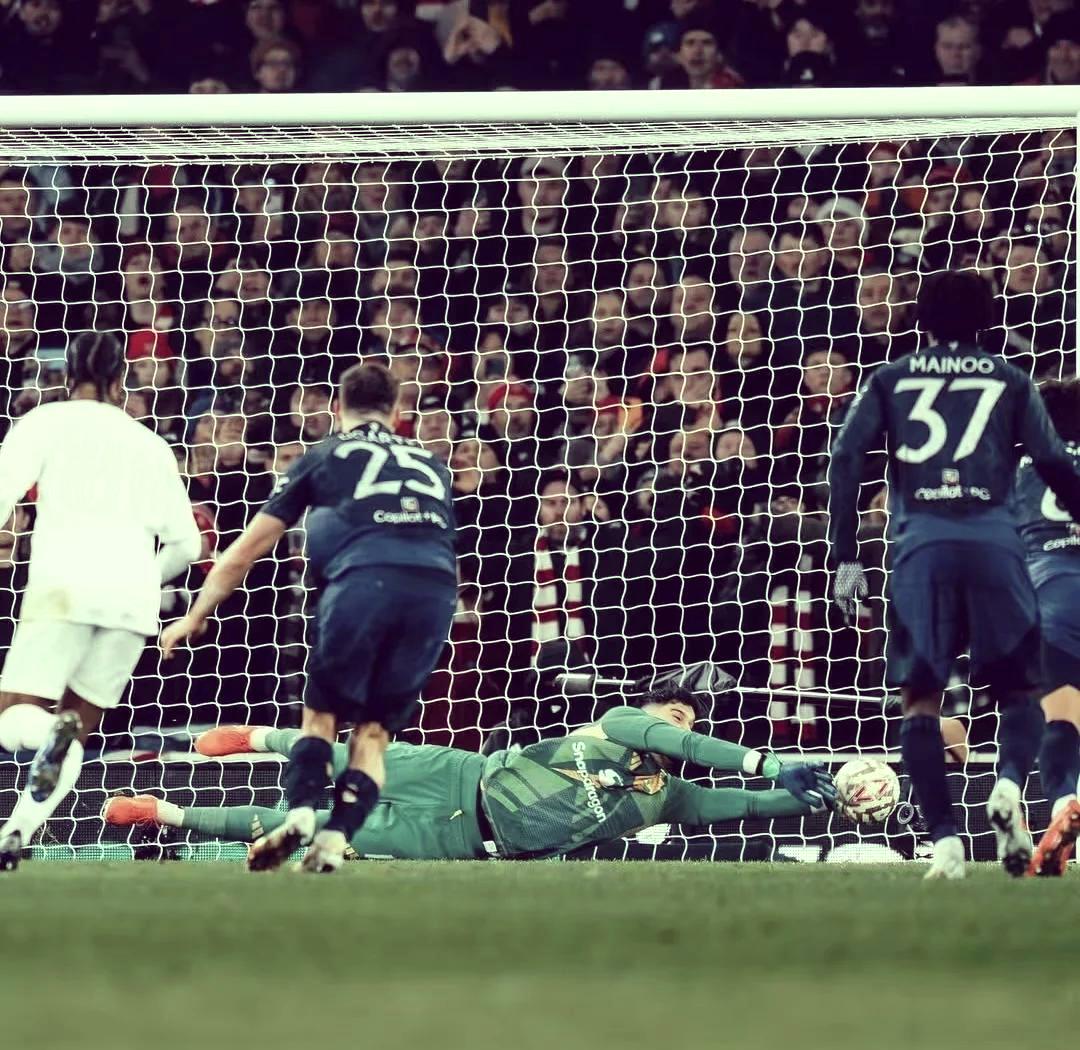 关于里昂球员传呼队友备战关键比赛的信息