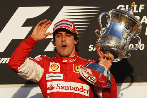 梅赛德斯绝杀红牛二队，阿隆索点燃赛场