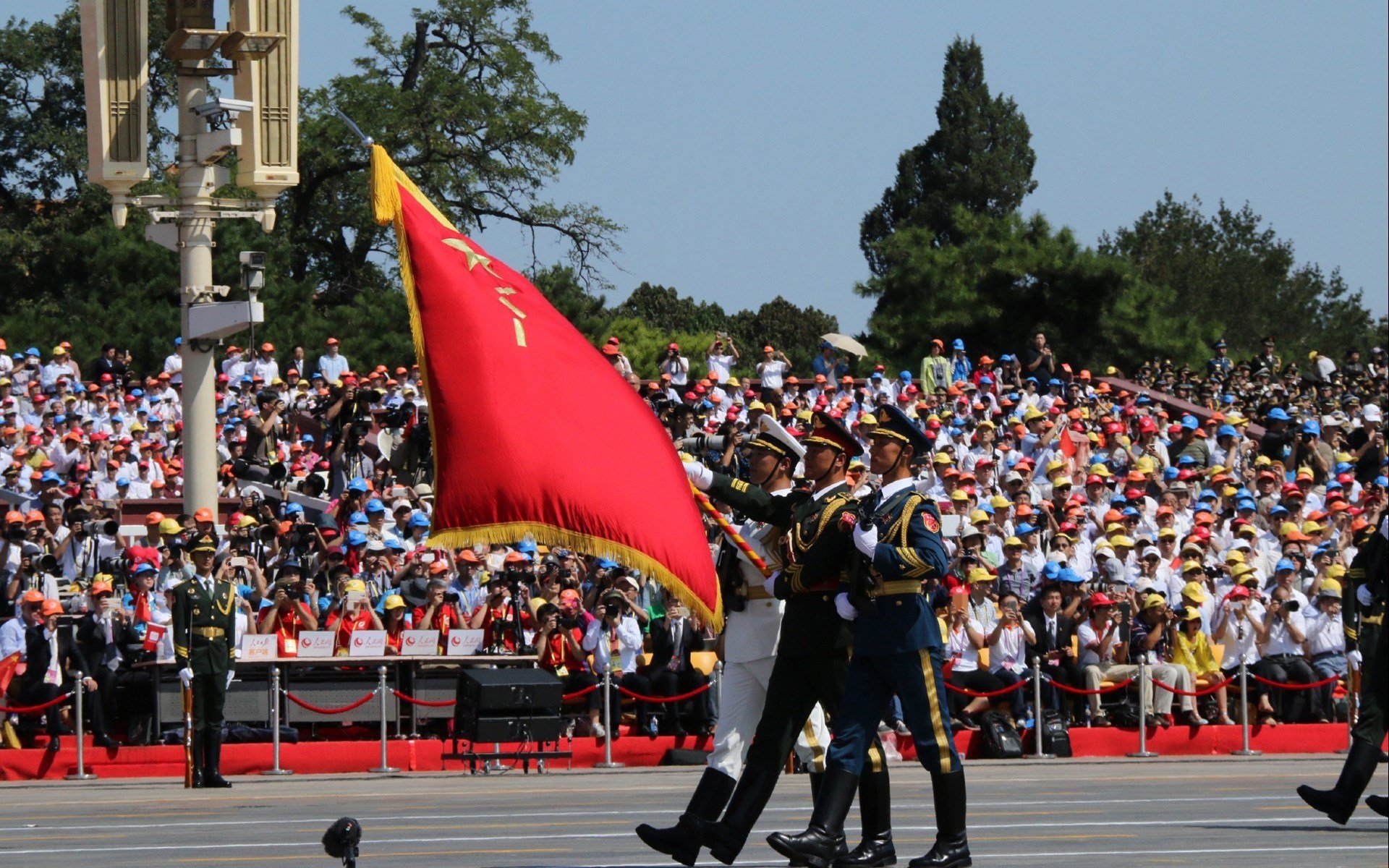 厄瓜多尔对阵伊朗，富安健洋，磐石与闪电之间的沉默主宰者